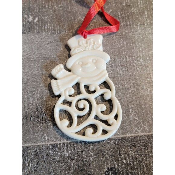 White snowman mistletoe ornament Xmas Decor figure - Picture 2 of 3